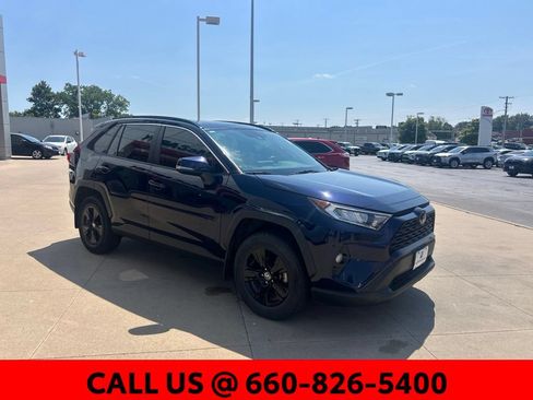 Used 2020 Toyota RAV4 XLE w/ Convenience Package AWD/4WD image 4