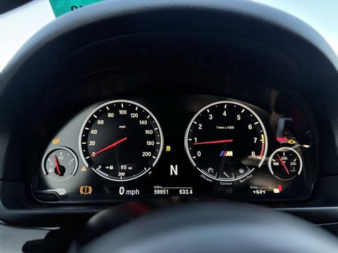 Used 2014 BMW M5 image 23