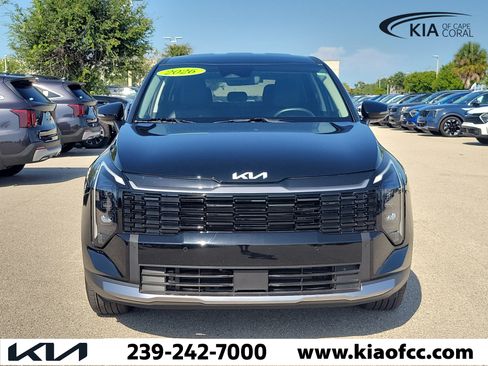 Used 2026 Kia Sportage EX FWD image 2