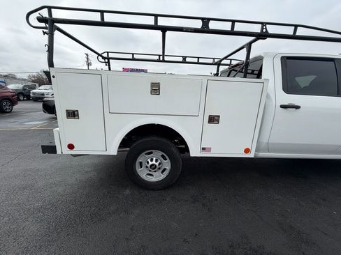 Used 2021 Chevrolet Silverado 2500 W/T w/ WT Convenience Package image 3