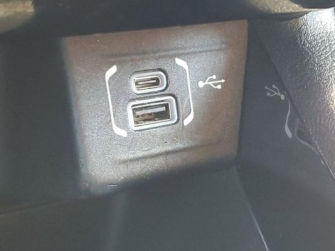 Used 2023 Jeep Compass Limited image 31