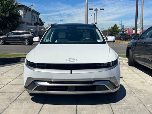 Certified 2025 Hyundai Ioniq 5 Limited AWD/4WD image 4