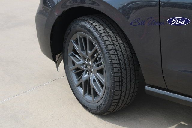 New 2027 Ford Expedition Platinum w/ Stealth Appearance Package AWD/4WD image 5