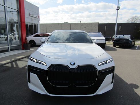 Used 2024 BMW 740i xDrive 740I XDRIVE SEDAN 4D image 3