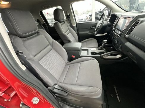 Used 2024 Nissan Frontier SV image 23