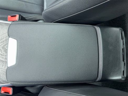 Used 2025 Audi A6 2.0T Premium w/ Convenience Plus Package image 35