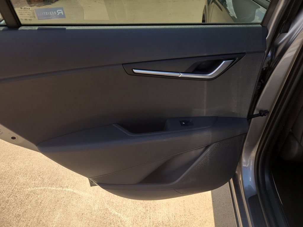 Used 2025 Kia Niro LX FWD image 12