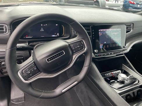 Used 2024 Jeep Wagoneer Series III image 12