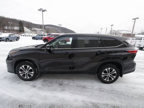 Used 2022 Toyota Highlander XLE image 7