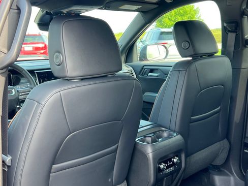 New 2027 GMC Acadia AT4 w/ Luxury Package AWD/4WD image 36