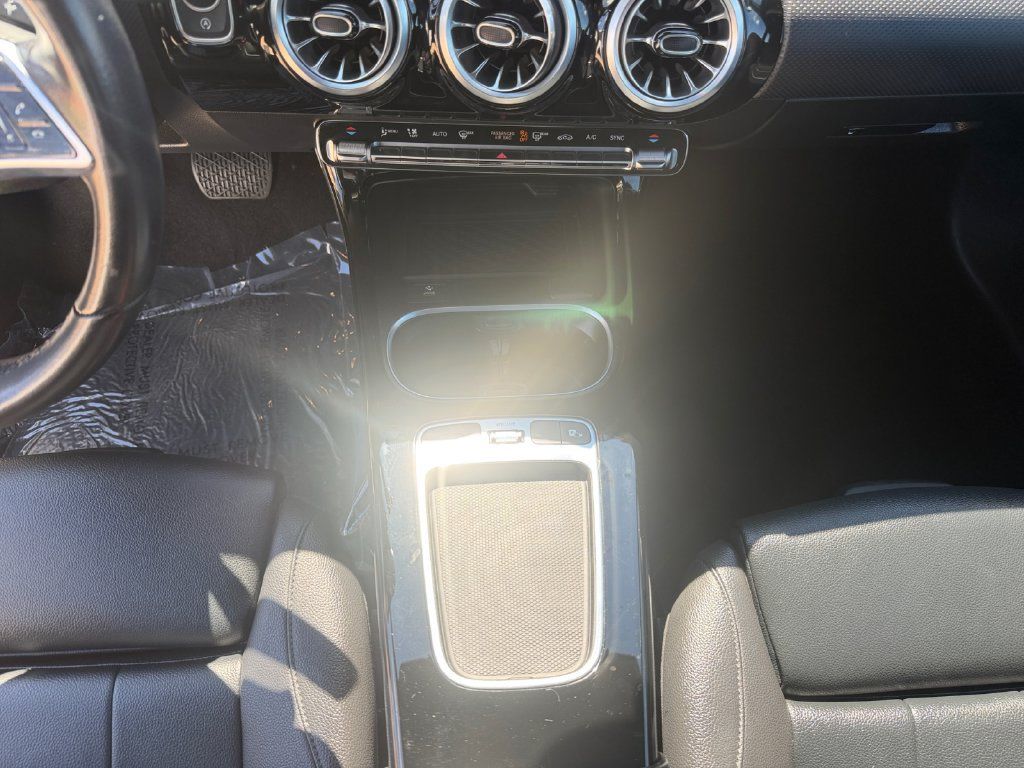 Used 2025 Mercedes-Benz CLA 250 image 11