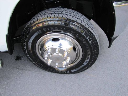 Used 2022 RAM 3500 Tradesman w/ Chrome Appearance Group AWD/4WD image 23
