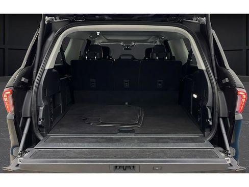 Used 2025 Lincoln Navigator L Reserve AWD/4WD image 28