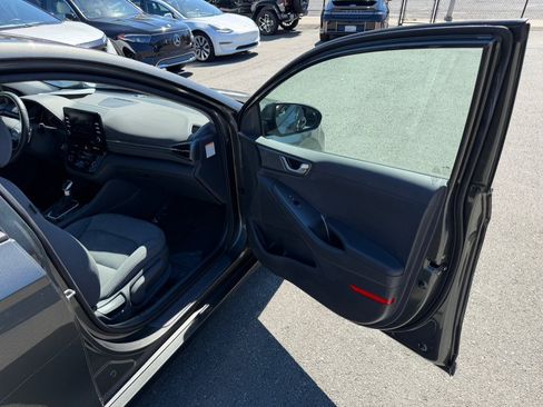 Used 2022 Hyundai Ioniq SE FWD image 35