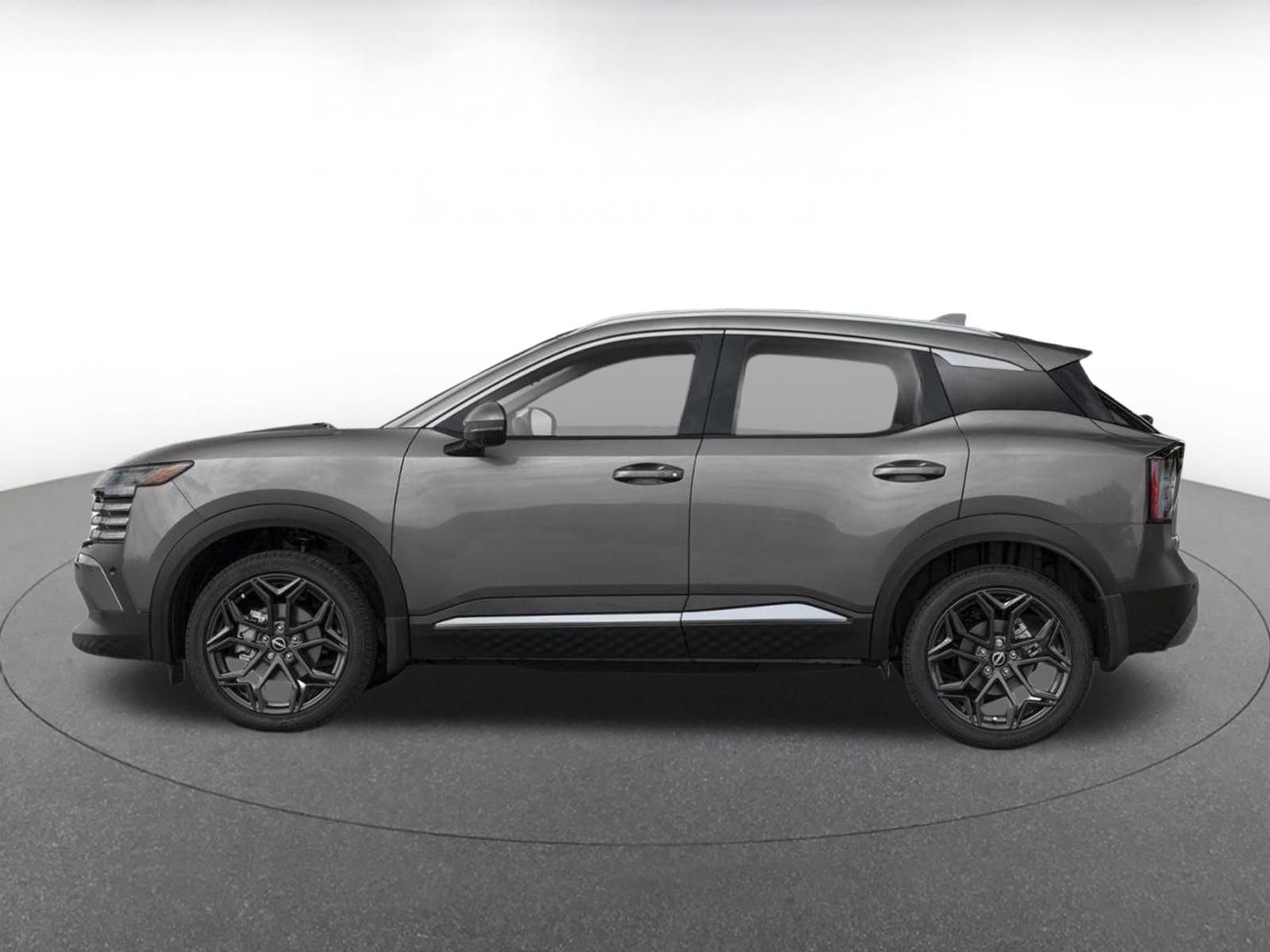 Used 2026 Nissan Kicks SR FWD image 3