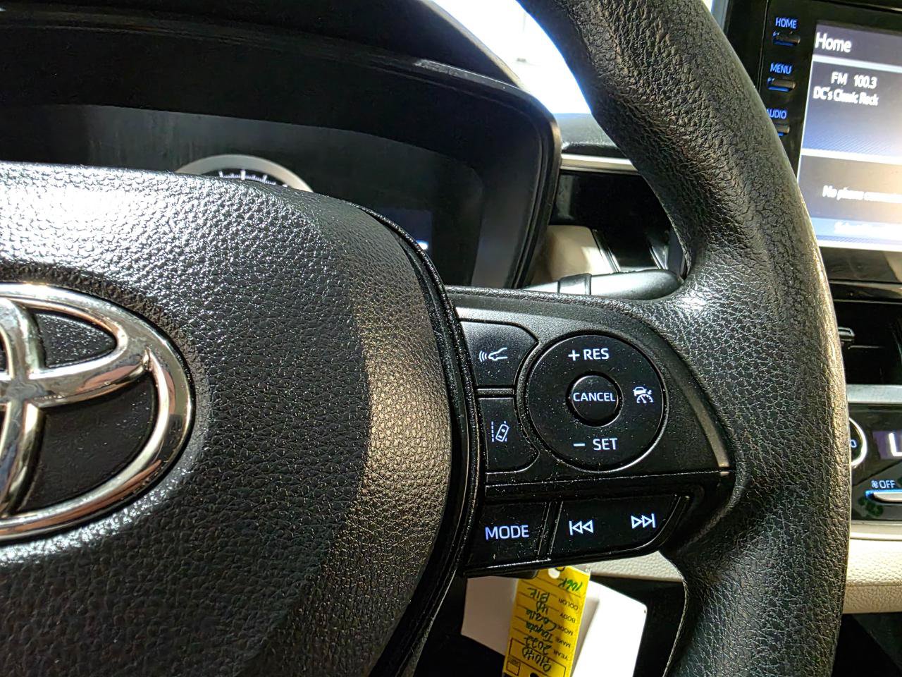 Used 2022 Toyota Corolla LE FWD image 28
