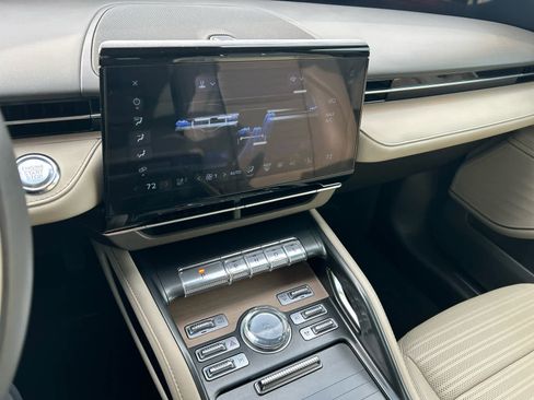 Used 2024 Lincoln Nautilus Reserve image 36