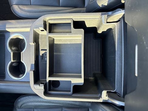 Used 2021 Chevrolet Tahoe Z71 w/ Z71 Signature Package image 31