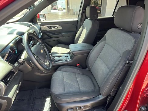Used 2023 Chevrolet Traverse LT FWD image 10