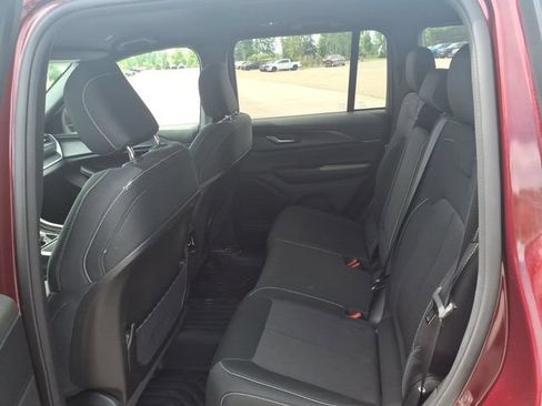 Used 2024 Jeep Grand Cherokee Laredo w/ Luxury Tech Group I AWD/4WD image 6