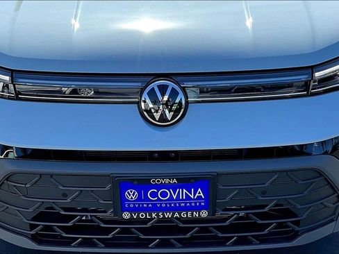 New 2026 Volkswagen Taos SE image 32