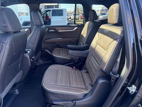 New 2026 GMC Acadia Denali Ultimate w/ LPO, Floor Liner Package image 40