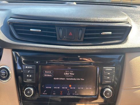 Used 2019 Nissan Rogue SV image 20