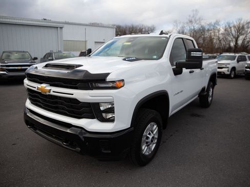 Certified 2024 Chevrolet Silverado 2500 Custom w/ Custom Value Package image 8