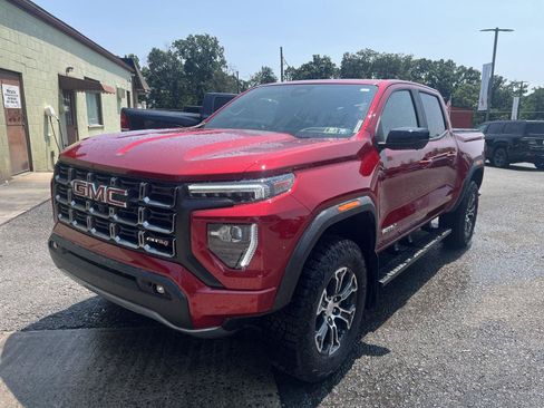 Used 2024 GMC Canyon AT4 w/ AT4 Premium Package AWD/4WD image 7