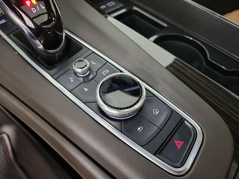 Used 2023 Cadillac Escalade Premium Luxury AWD/4WD image 34