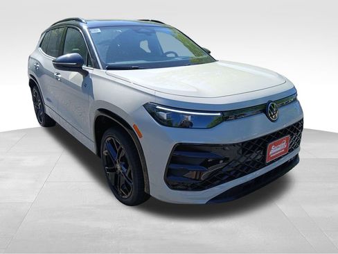 New 2026 Volkswagen Tiguan SE R-Line AWD/4WD image 7