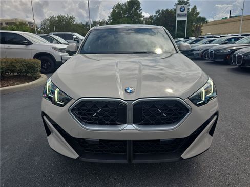 Used 2026 BMW X2 xDrive28i AWD/4WD image 2