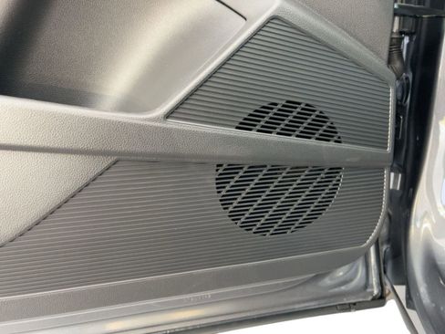 New 2026 Volkswagen Taos SE image 23