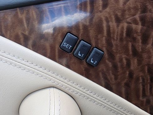 Used 2017 Nissan Armada Platinum w/ Captain Seat Package image 26