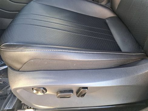 Used 2022 Volkswagen Tiguan SE R-Line image 29