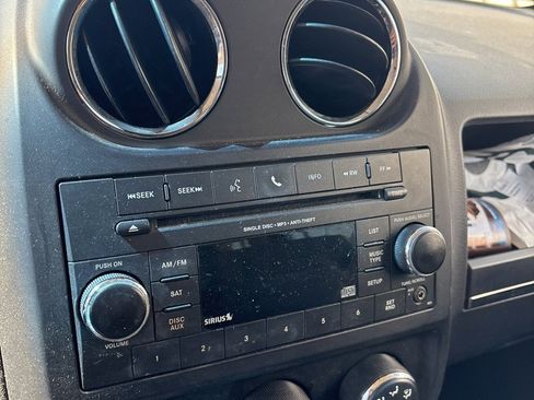 Used 2017 Jeep Patriot Latitude image 9