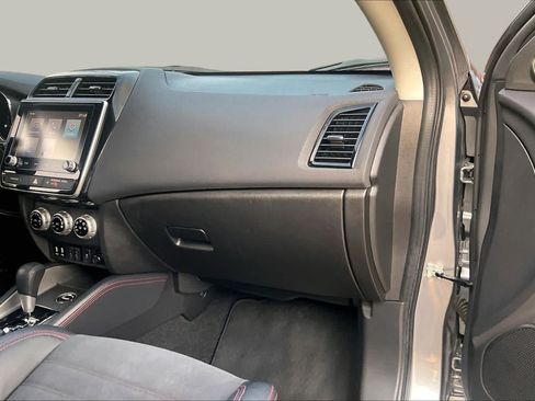 Used 2023 Mitsubishi Outlander Sport SE AWD/4WD image 18