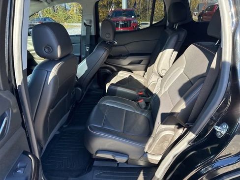 Used 2021 GMC Acadia AT4 image 17