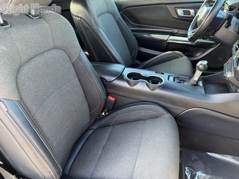 Used 2024 Ford Mustang Convertible image 11