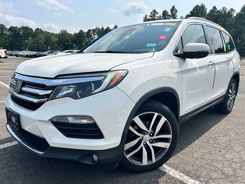 Used 2017 Honda Pilot Elite image 1