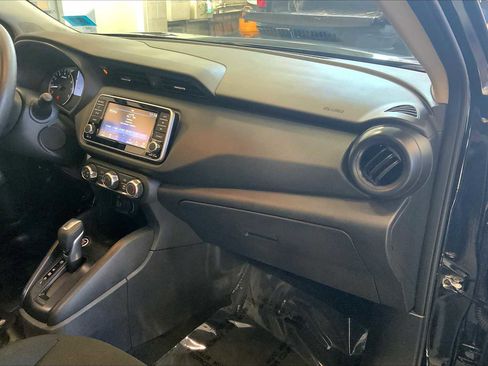 Used 2024 Nissan Kicks S image 17