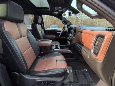 Used 2021 Chevrolet Silverado 1500 High Country w/ Technology Package image 29