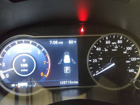 Used 2021 Nissan Versa SV FWD image 23