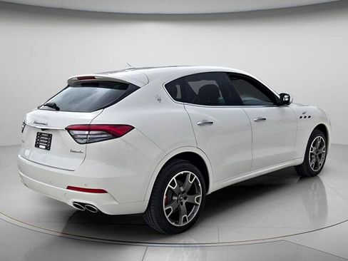 Used 2023 Maserati Levante GT AWD/4WD image 7