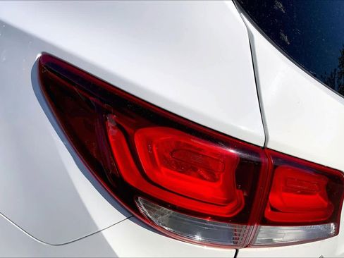 Used 2018 Hyundai Santa Fe Limited AWD/4WD image 29
