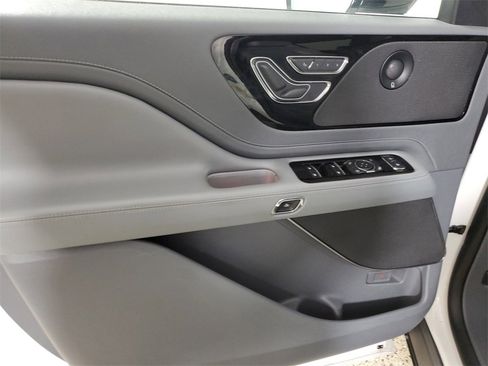 Used 2020 Lincoln Aviator Grand Touring w/ Class IV Trailer Tow Package image 18