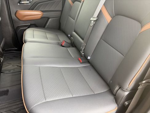 Used 2024 GMC Canyon AT4 w/ AT4 Premium Package AWD/4WD image 31