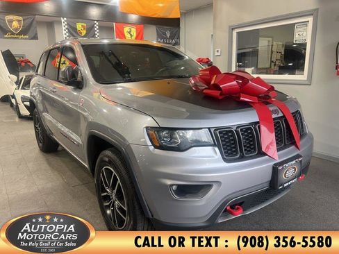 Used 2018 Jeep Grand Cherokee Trailhawk AWD/4WD image 6