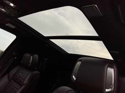 Used 2022 Cadillac Escalade ESV Sport Platinum w/ LPO, ONYX Package image 24