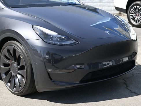Used 2024 Tesla Model Y Performance AWD/4WD image 9